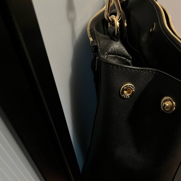 Like new, Michael Kors Handbag, Black with gold zipper/button, lots of room - Picture 6 of 7